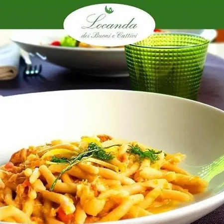 Dei Buoni E Cattivi B&B 칼리아리