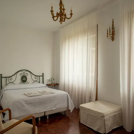 Dei Buoni E Cattivi B&B 칼리아리