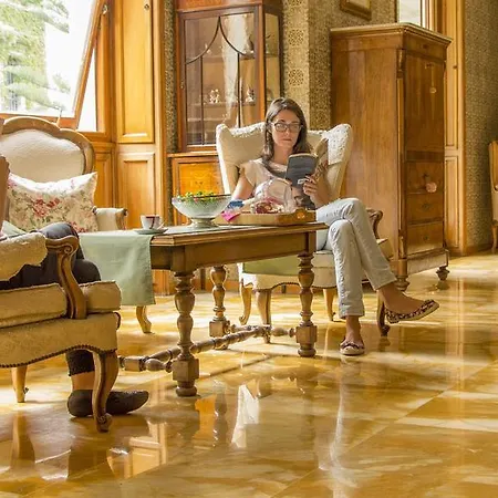 B&B Dei Buoni E Cattivi 칼리아리