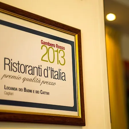 B&B Dei Buoni E Cattivi 칼리아리